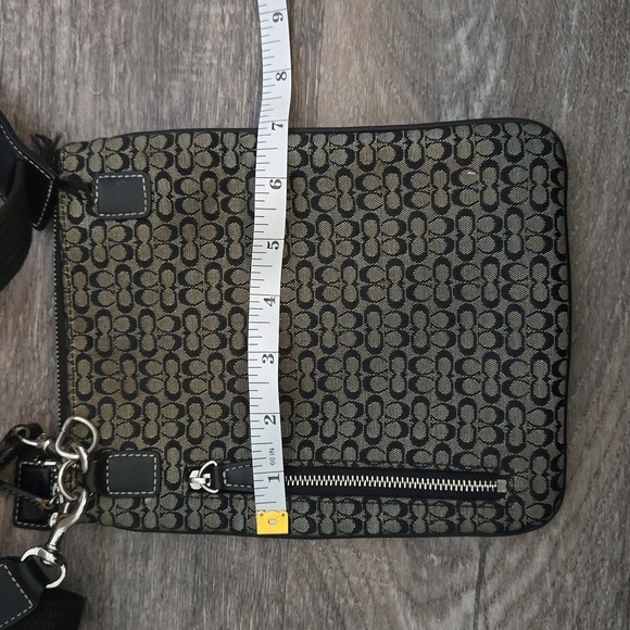 Coach Signature C black crossbody - Picture 12 of 13